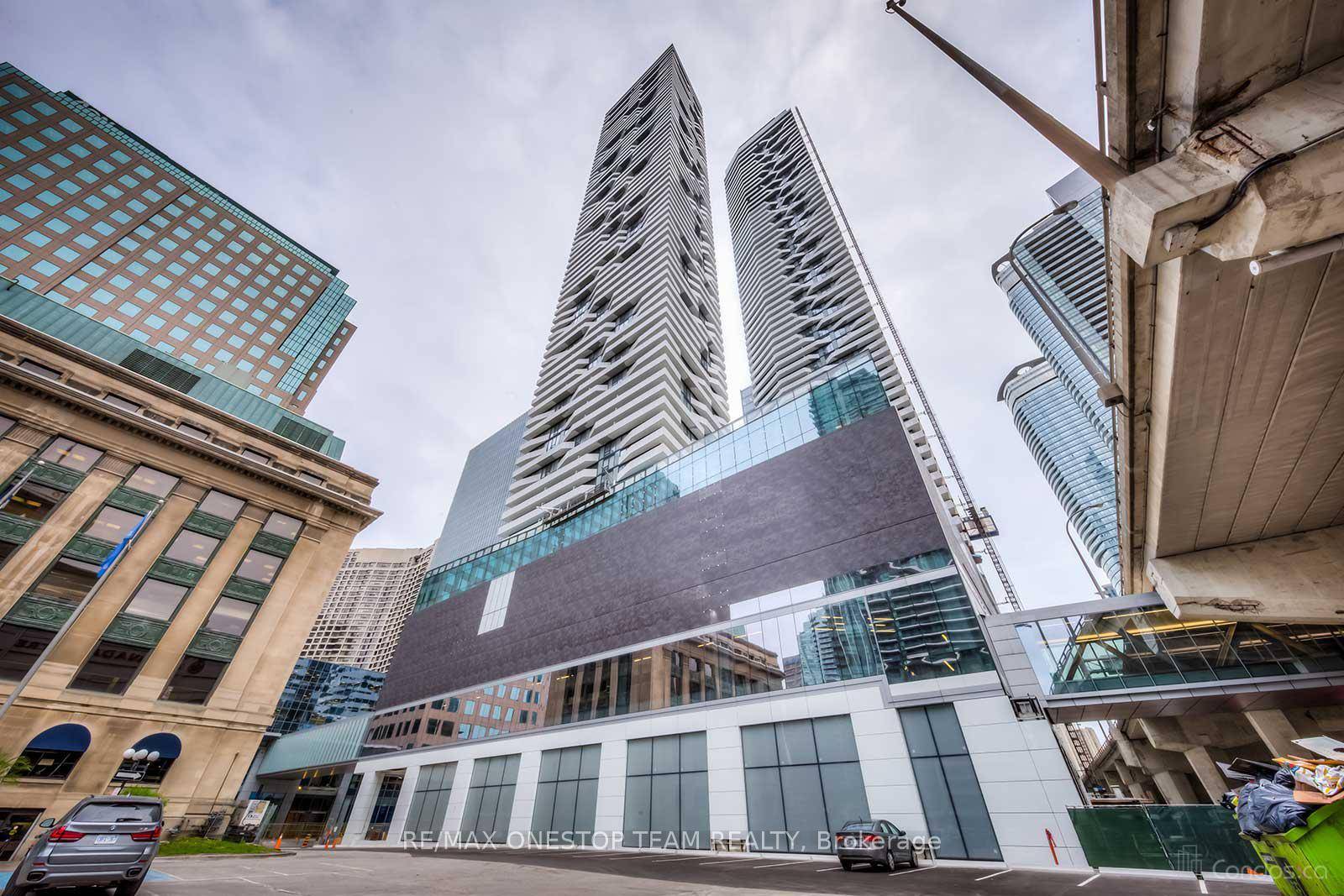 Stunning 2 Bedroom Corner Suite At Harbour Plaza.