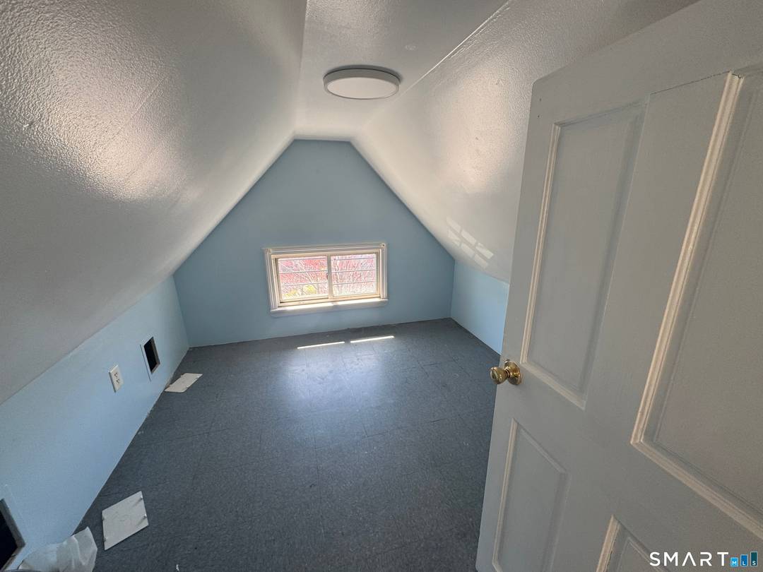 Welcome to a charming single family home presenting an excellent opportunity for homeownership in a convenient Bridgeport location.