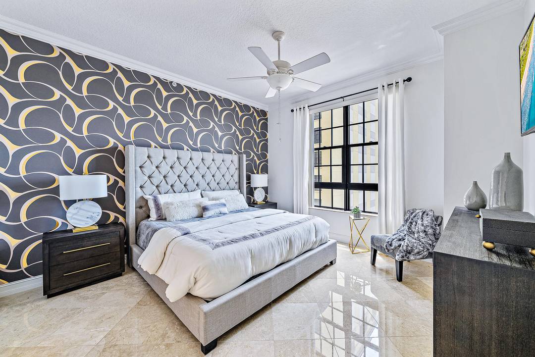 Live in one of West Palm Beaches most sought after buildings.