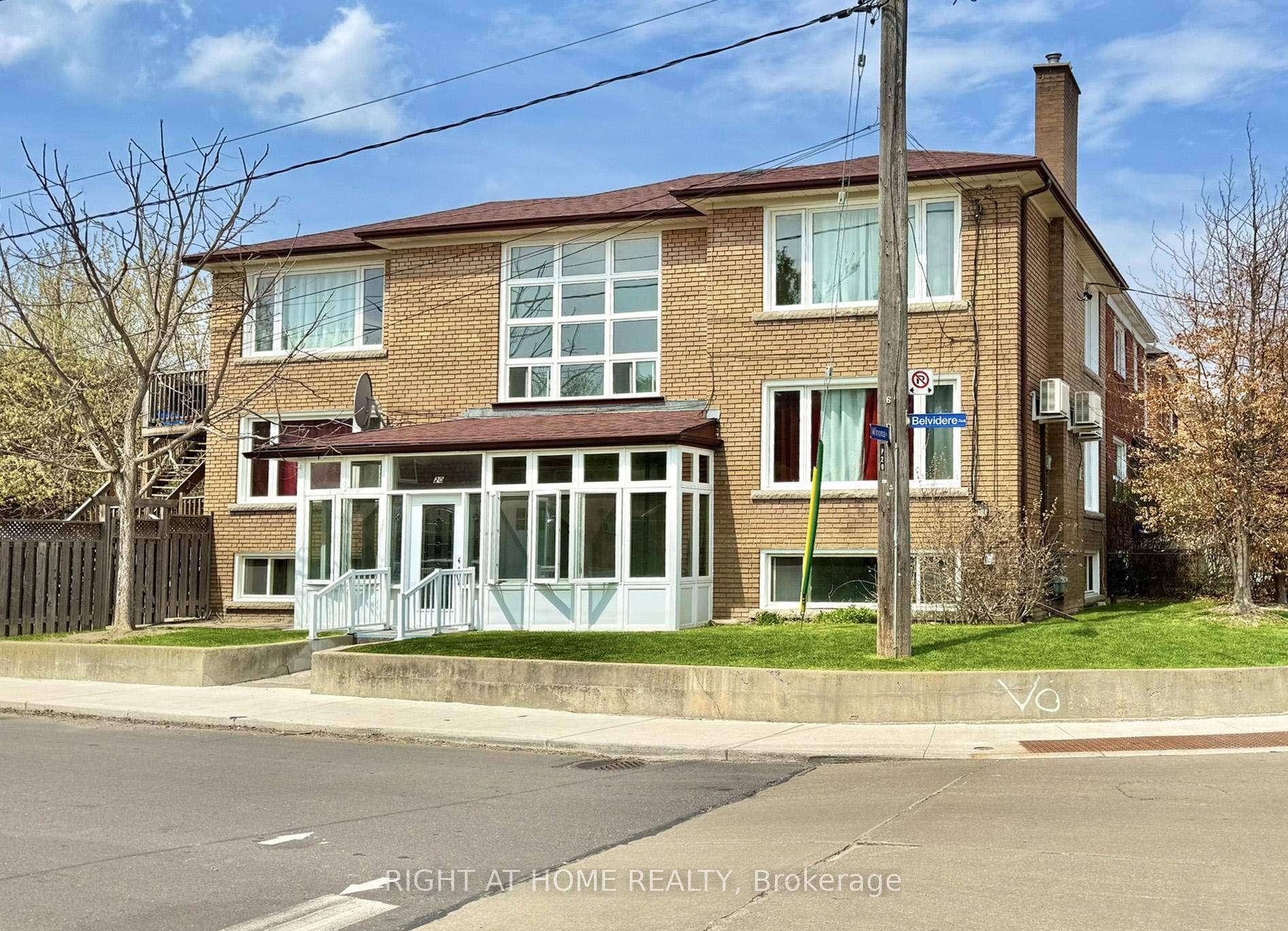 Fully renovated, bright and generously sized 2 bedroom unit featuring high smooth ceilings and ceramic tile floors throughout.
