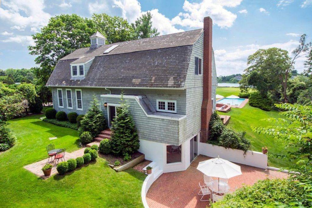 Waterfront Home in Southampton Village!