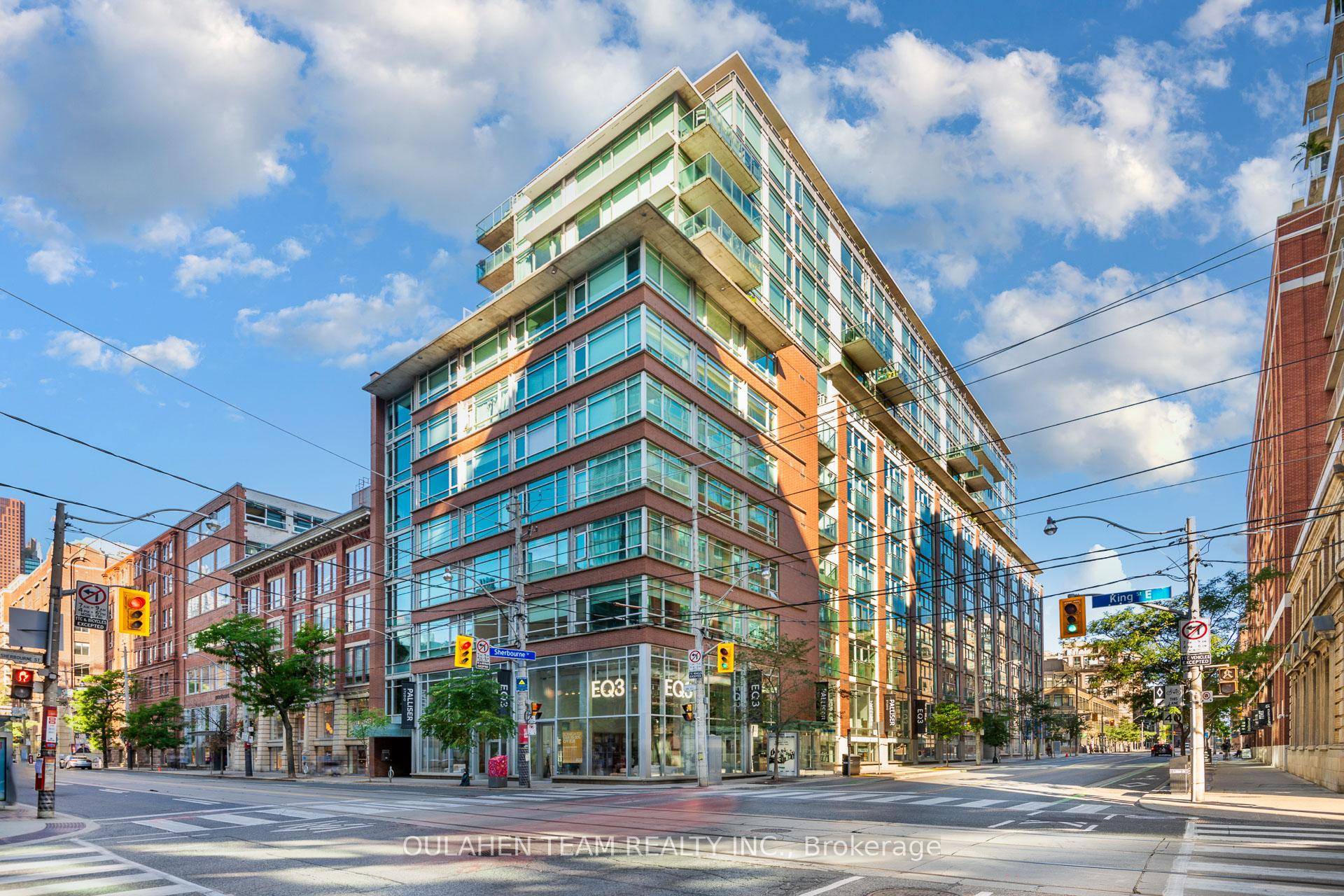 Modern and spacious 1 1 bed, 1 bath condo in the heart of Toronto.