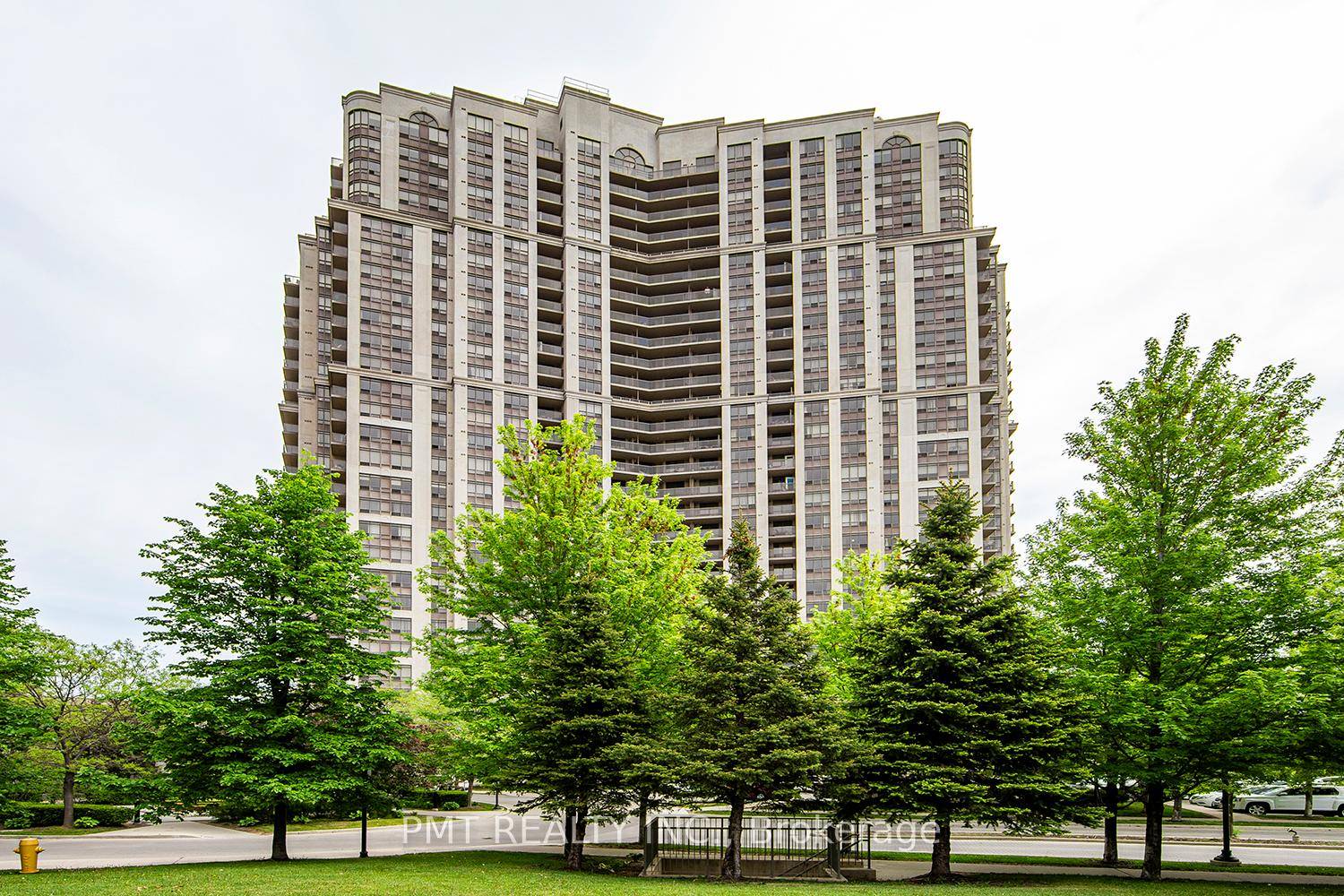 Welcome to the Mansions of Humberwood at 700 Humberwood Blvd !