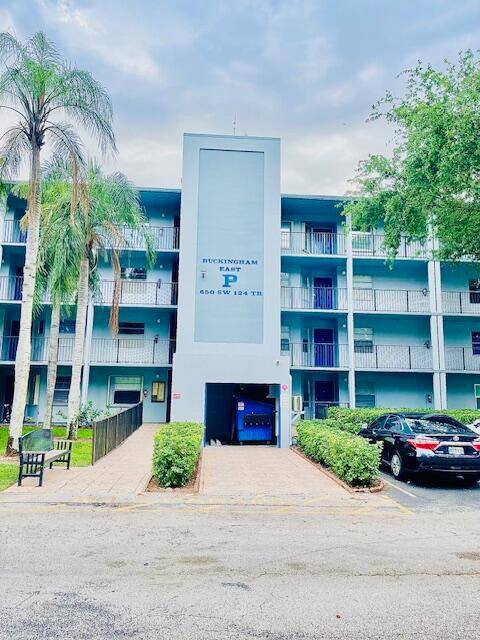 This 2 bedroom, 2 bathroom condo is perfect for those looking for an active, adult lifestyle in a beautiful 55 community.