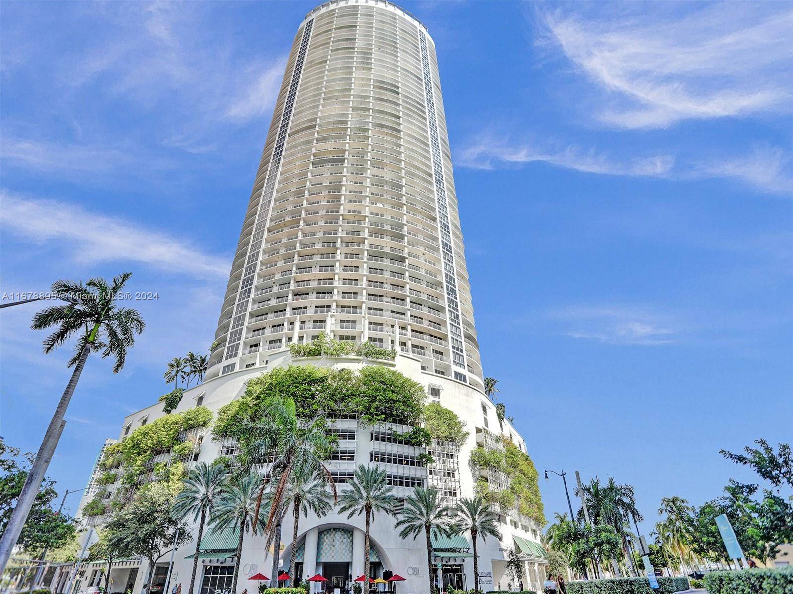Experience elevated living in this stunning 1 bedroom, 1 bathroom unit on the 54th floor of Miami s iconic Opera Tower.