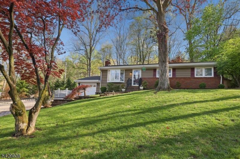 Welcome to this beautifully maintained 3 bedroom, 2.