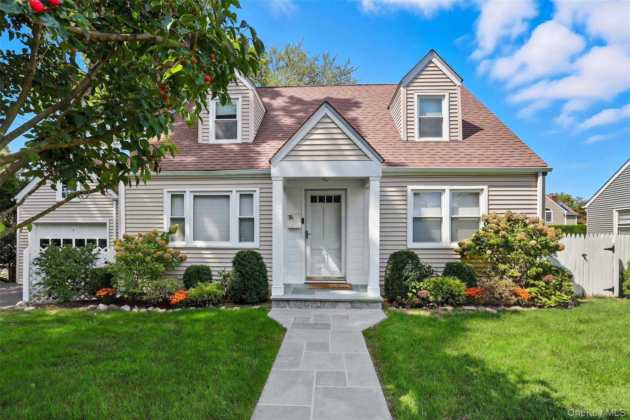 Cape Cod Cream Puff renovated from top to bottom in 2018 just bring your toothbrush !