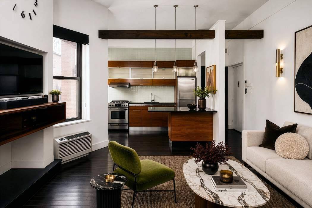 Residence 5C at 76 West 85th Street is a rarely available prewar duplex condominium that combines the warmth and charm of the Upper West Side with the character of a ...