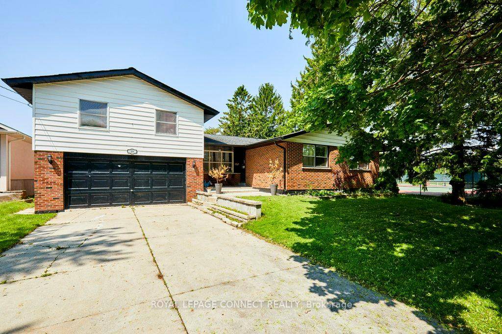 Welcome to this charming 2 storey split level home, perfect for those seeking comfort, style, and convenience.