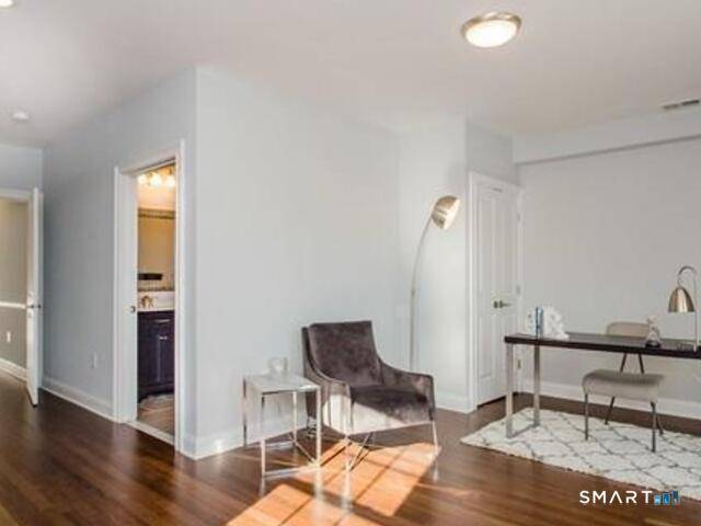 Amazing townhome for rent in a fantastic and convenient location.