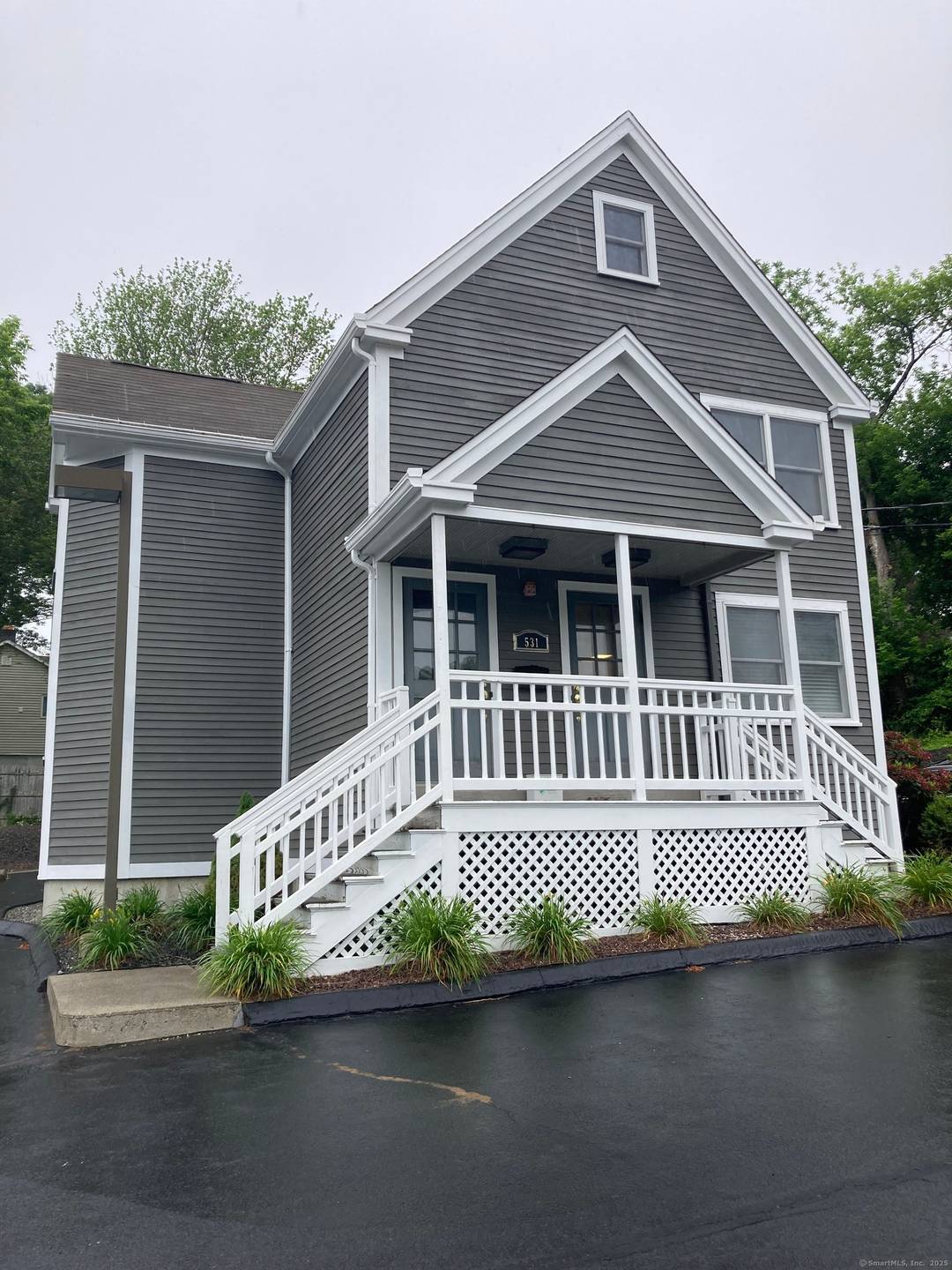 2, 762 SF 2 story office building on 0.