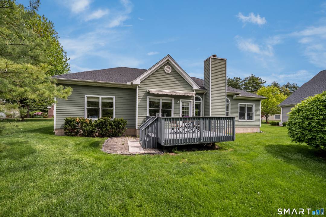 Carefree one floor living meets stylish design in this stunning free standing ranch style in the desirable Edgewood Estates community.