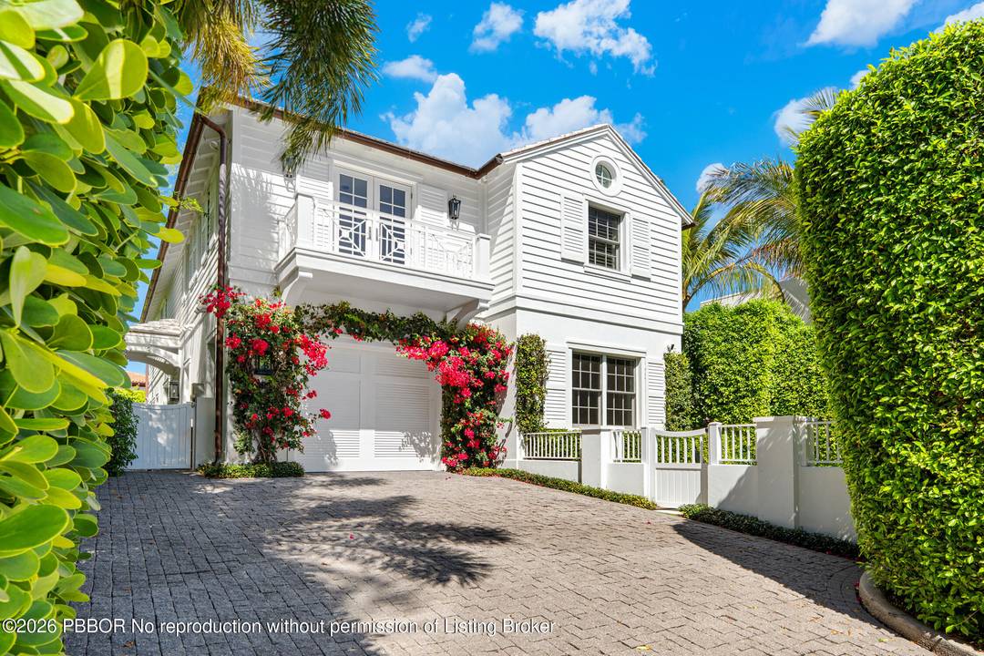 OPEN SUNDAY 12 30 2 30. Gorgeous Island Style residence built in 2017 with the highest quality construction and finishes.