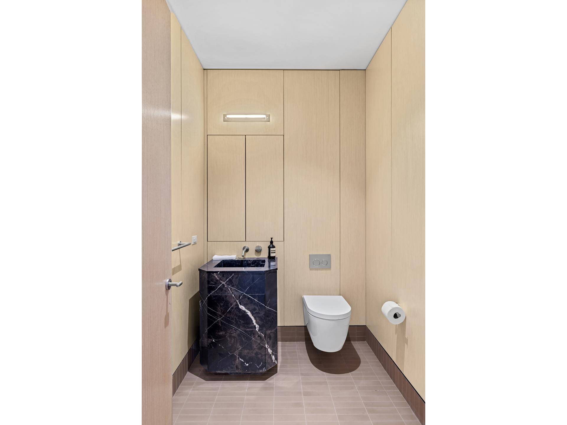 Immediate Occupancy. On site models now available to tour 30 Front Street, DUMBO, Brooklyn.