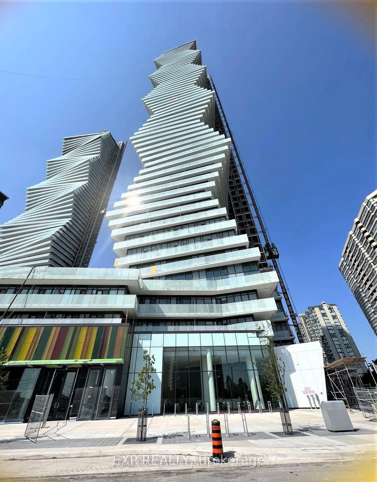 Luxurious Sought After M City 2 Condos !