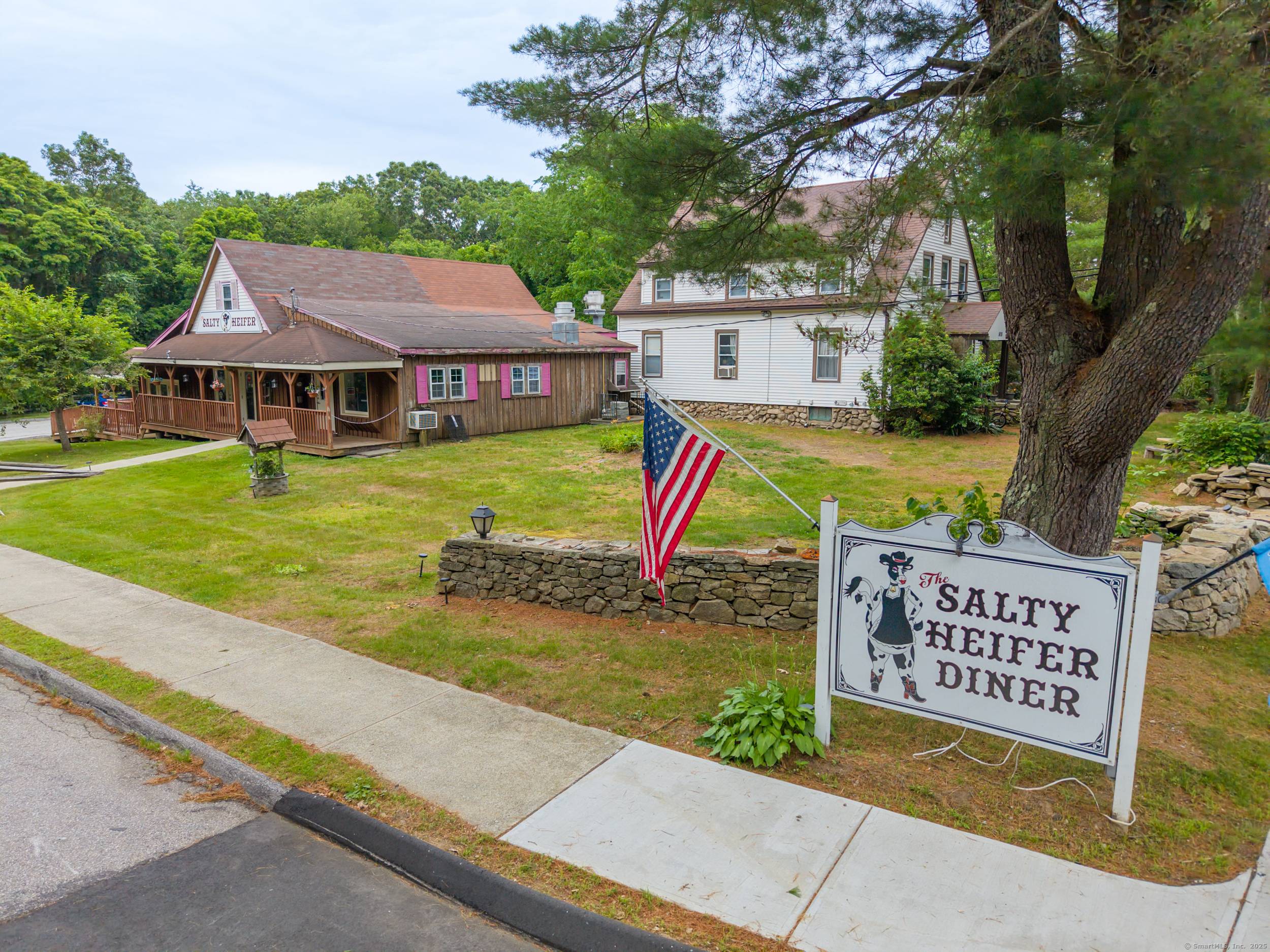 Investor Alert Prime Mixed Use Opportunity in the Heart of Ledyard !
