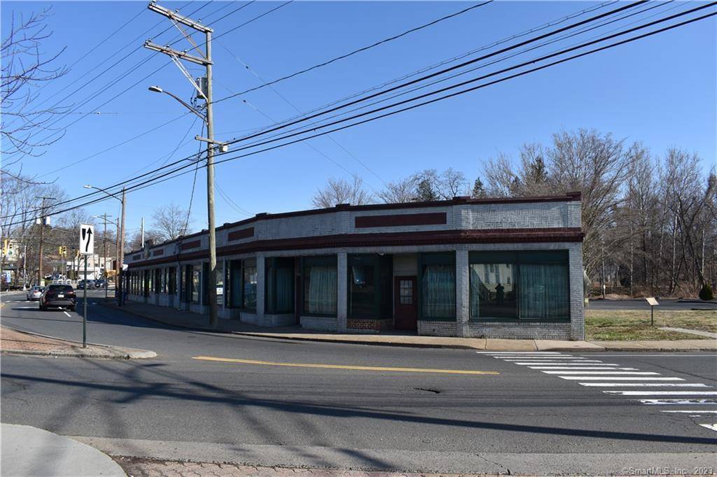 6, 425 Sq. ft. strip plaza with up to 6 economic units on Lot 41 5 0.