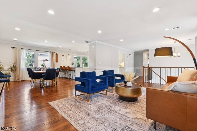 Welcome to 298 Mountain Ave in the heart of Springfield !