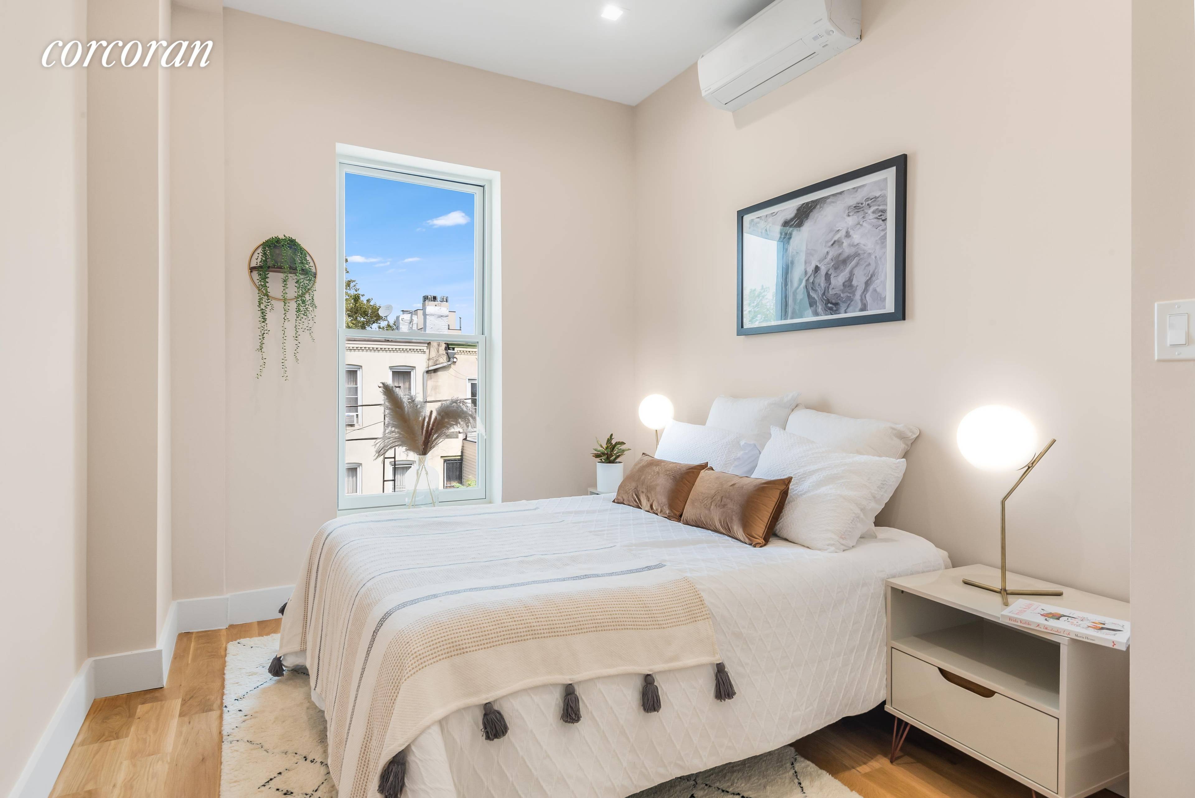 1421 Hancock is a 6 unit boutique condominium, with a dreamy combination of industrial vibes and modern finishes.