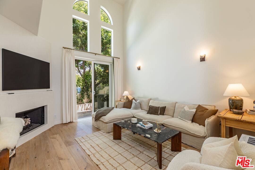 6485 Zuma View Pl 2BR Malibu La