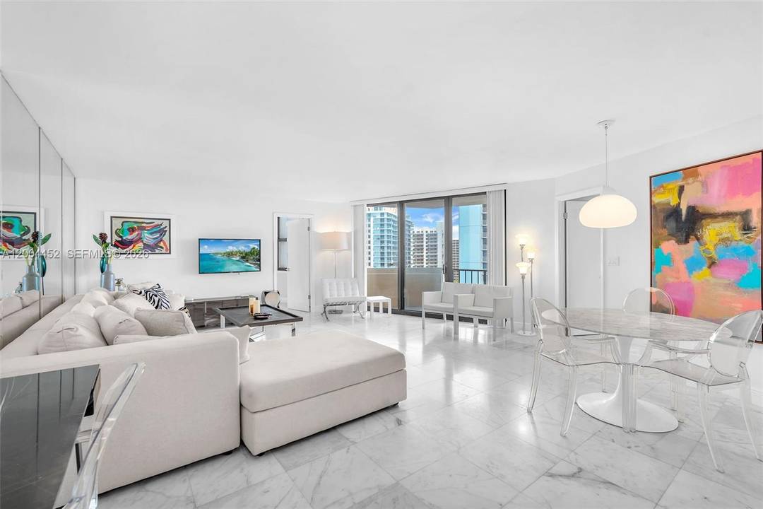Welcome to paradise at Singer Island where luxury living meets breathtaking coastal beauty !