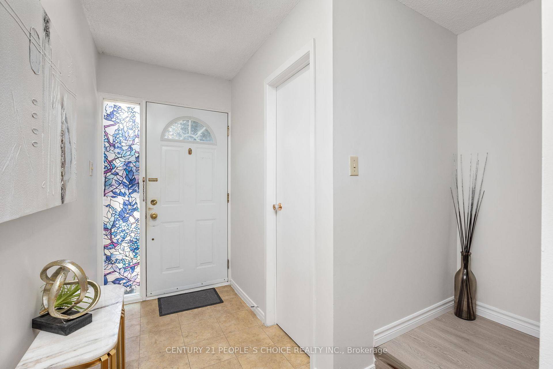 Beautifully maintained 3 bedroom townhome with attached single car garage, ideally situated in the sought after, family oriented community of Erin Mills.
