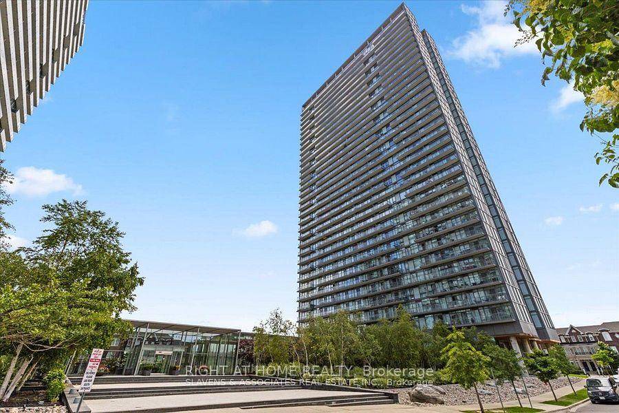 Live close to the lake ! Fantastic location with breathtaking views of lake Ontario and the city from 33rd floor.