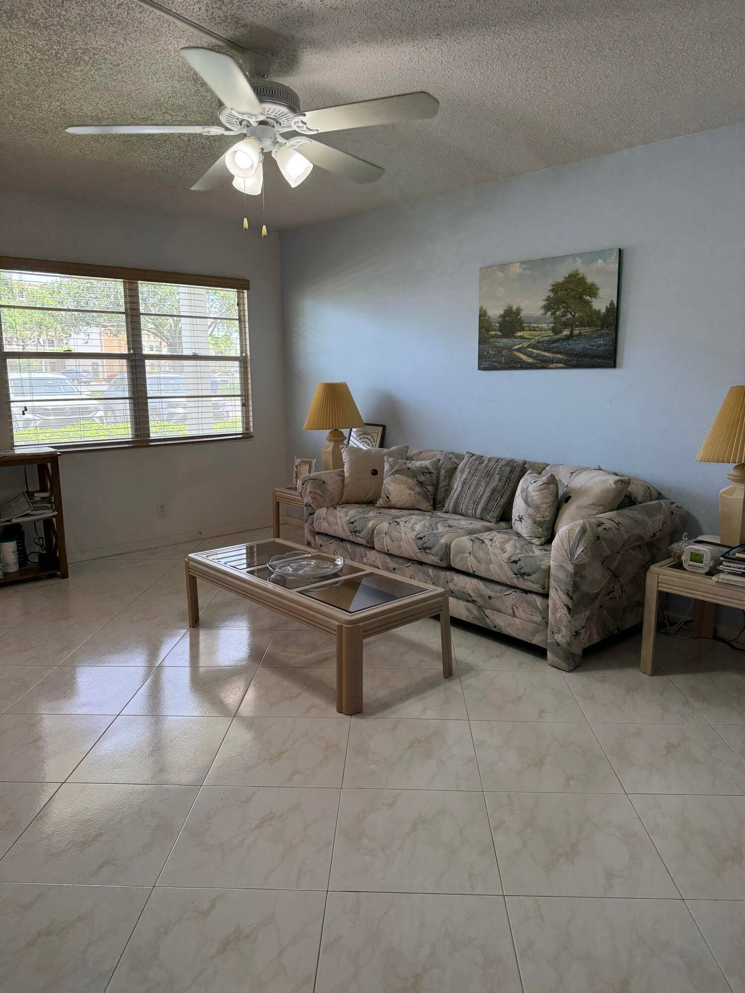 FIRST FLOOR 2 1. 5 MOVE IN CONDITION LAKE VIEW, CLOSED IN PORCH, TILE FLOORS, PARKING RIGHT IN FRONT OF CONDO.