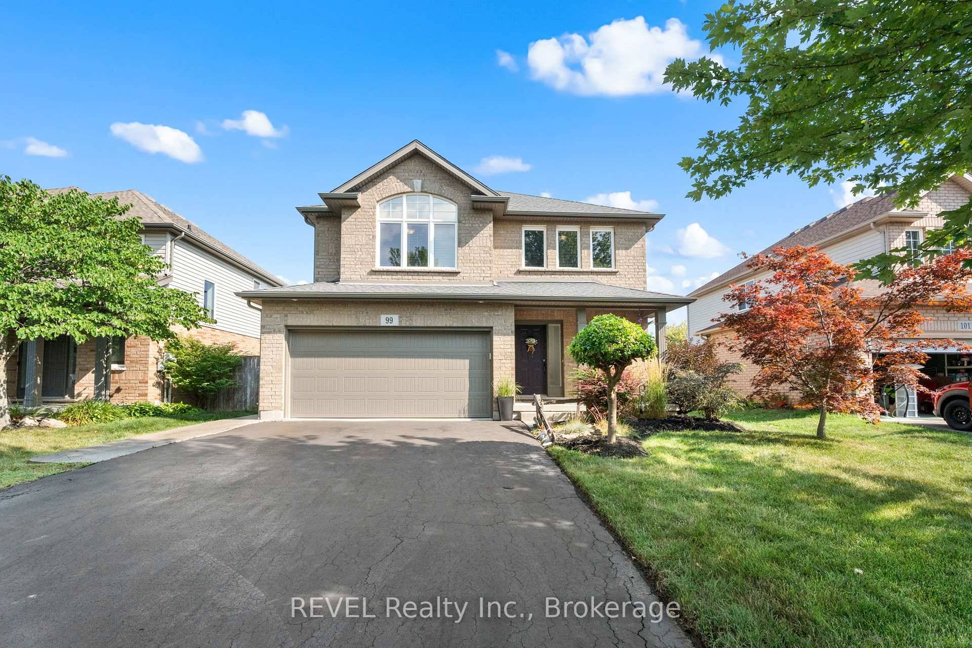 Welcome to 99 Loretta Drive the perfect family home in the heart of Virgil !
