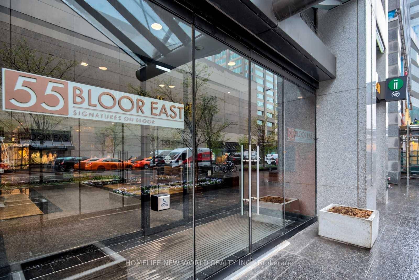 Bright amp ; Spacious 2 1 Bedroom Suite at Yonge Bloor !