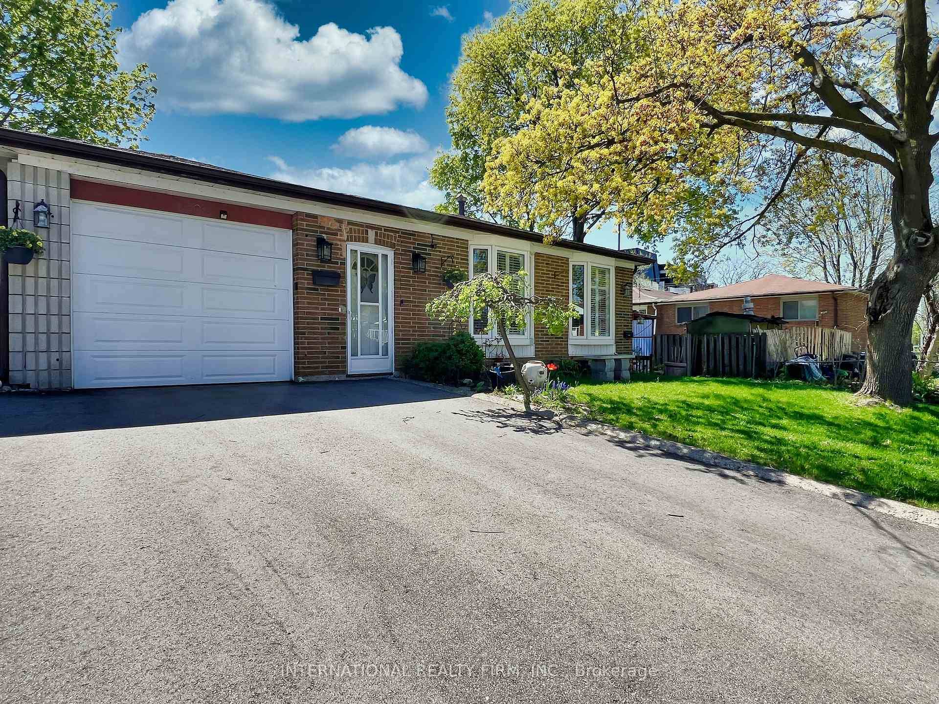 Here it is ! ! A spacious, beautifully maintained detached, backsplit house with a basement apartment, located in central Malton.
