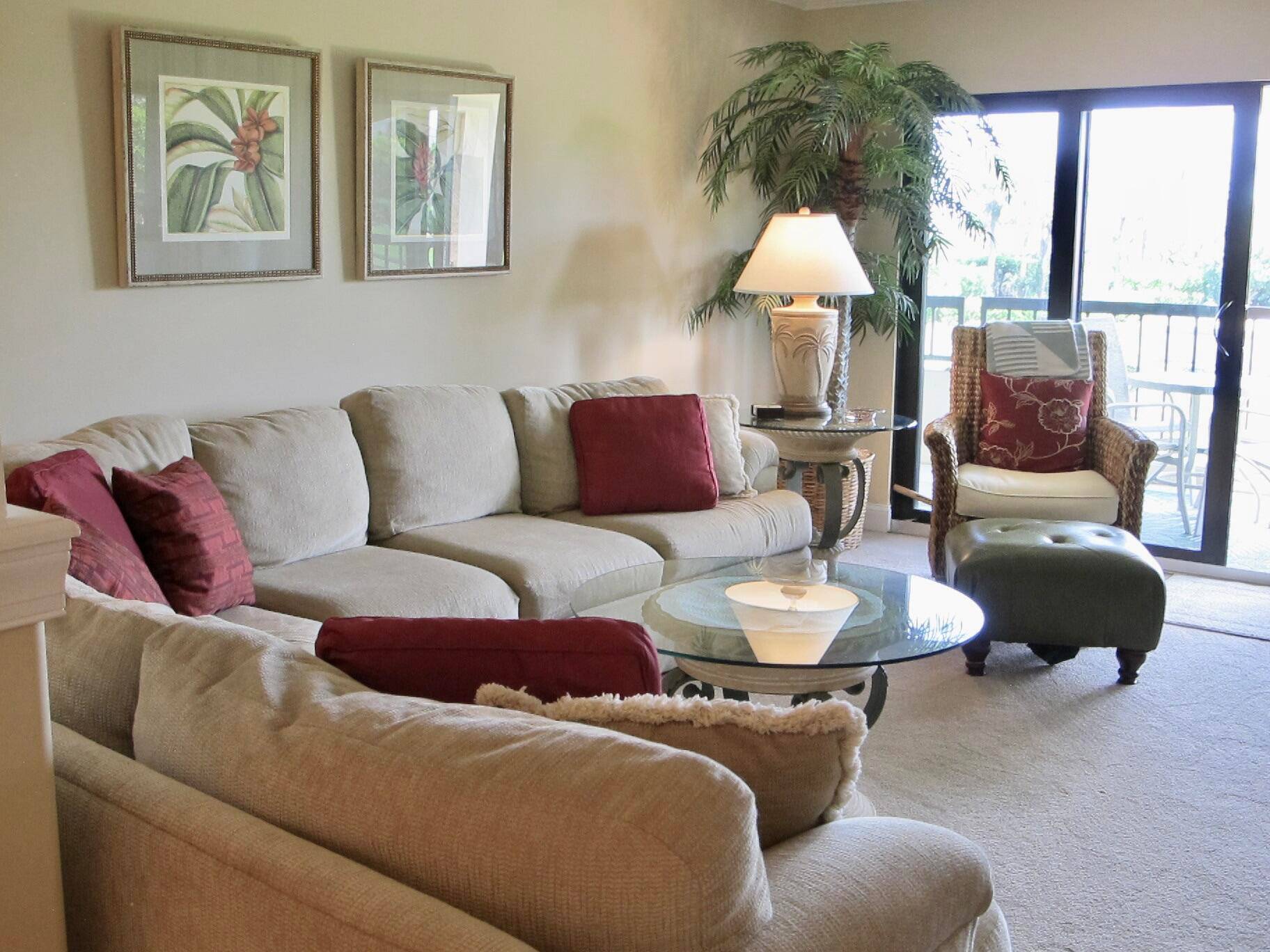 Turnkey seasonal rental steps from Jupiter Beach !