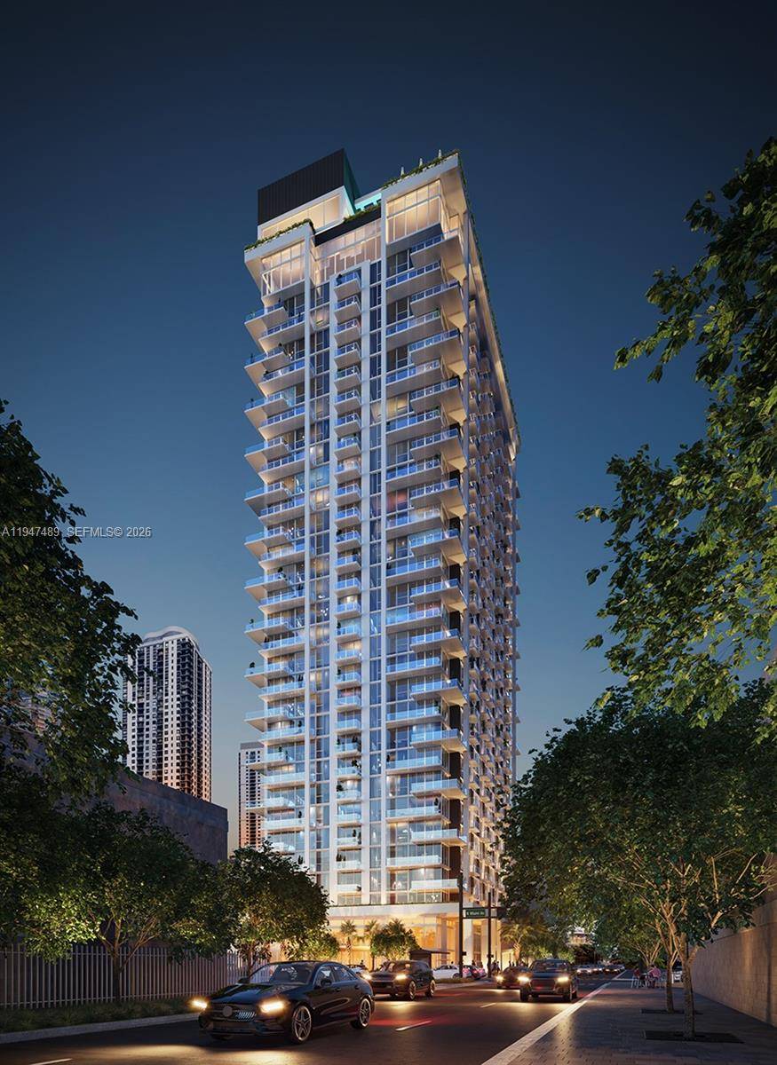 Experience sophisticated urban living in this modern 2 bedroom, 2 bathroom residence, featuring 9 foot ceilings, floor to ceiling glass, and a private balcony.