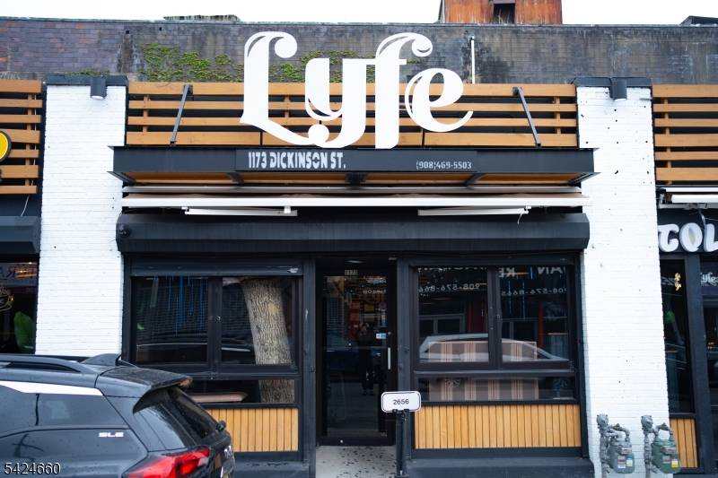 ? Rare opportunity to acquire two established concepts LYFE VECO in a prime Elizabeth location.