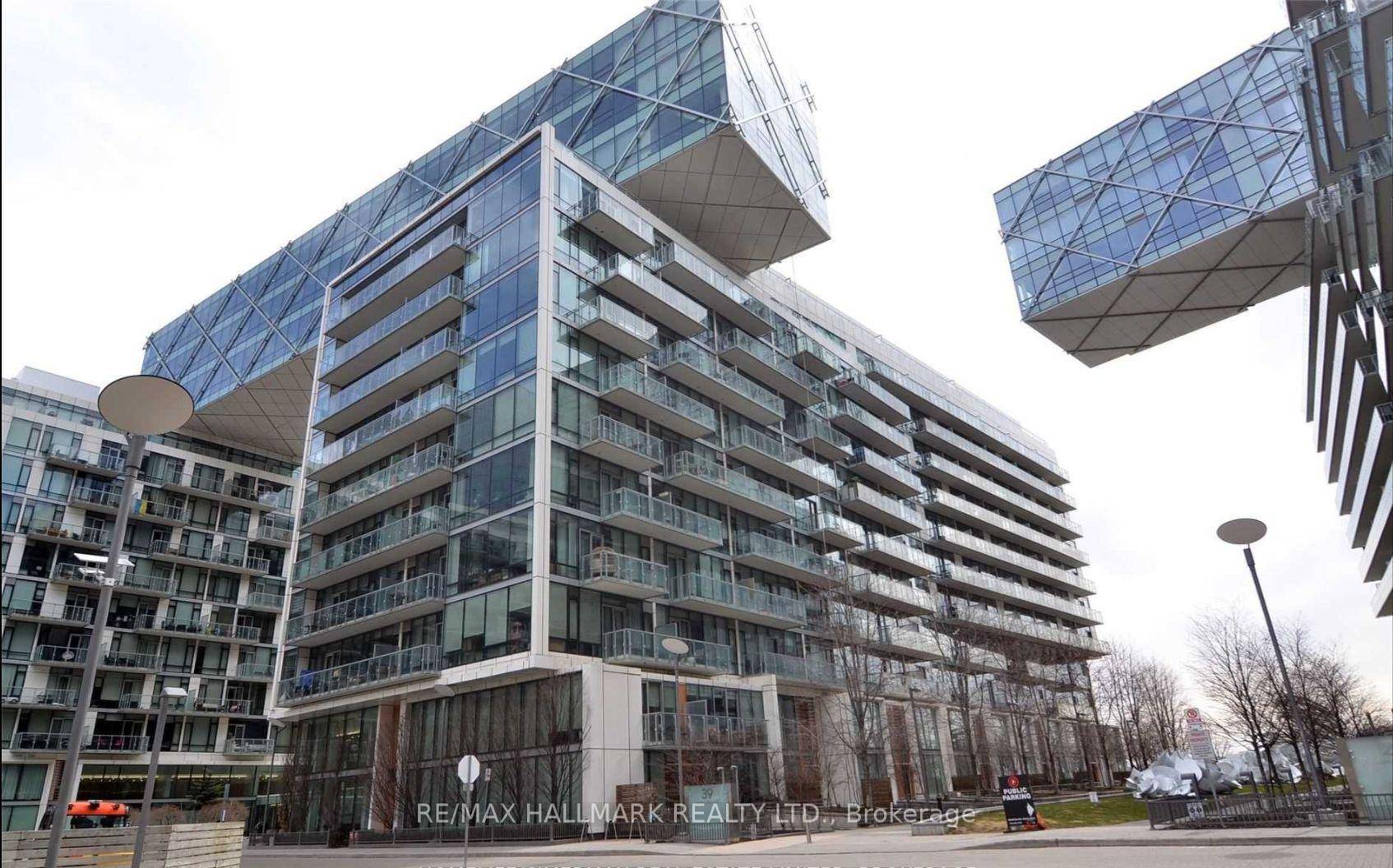 A rare opportunity to reside in one of Torontos most luxurious waterfront communities.