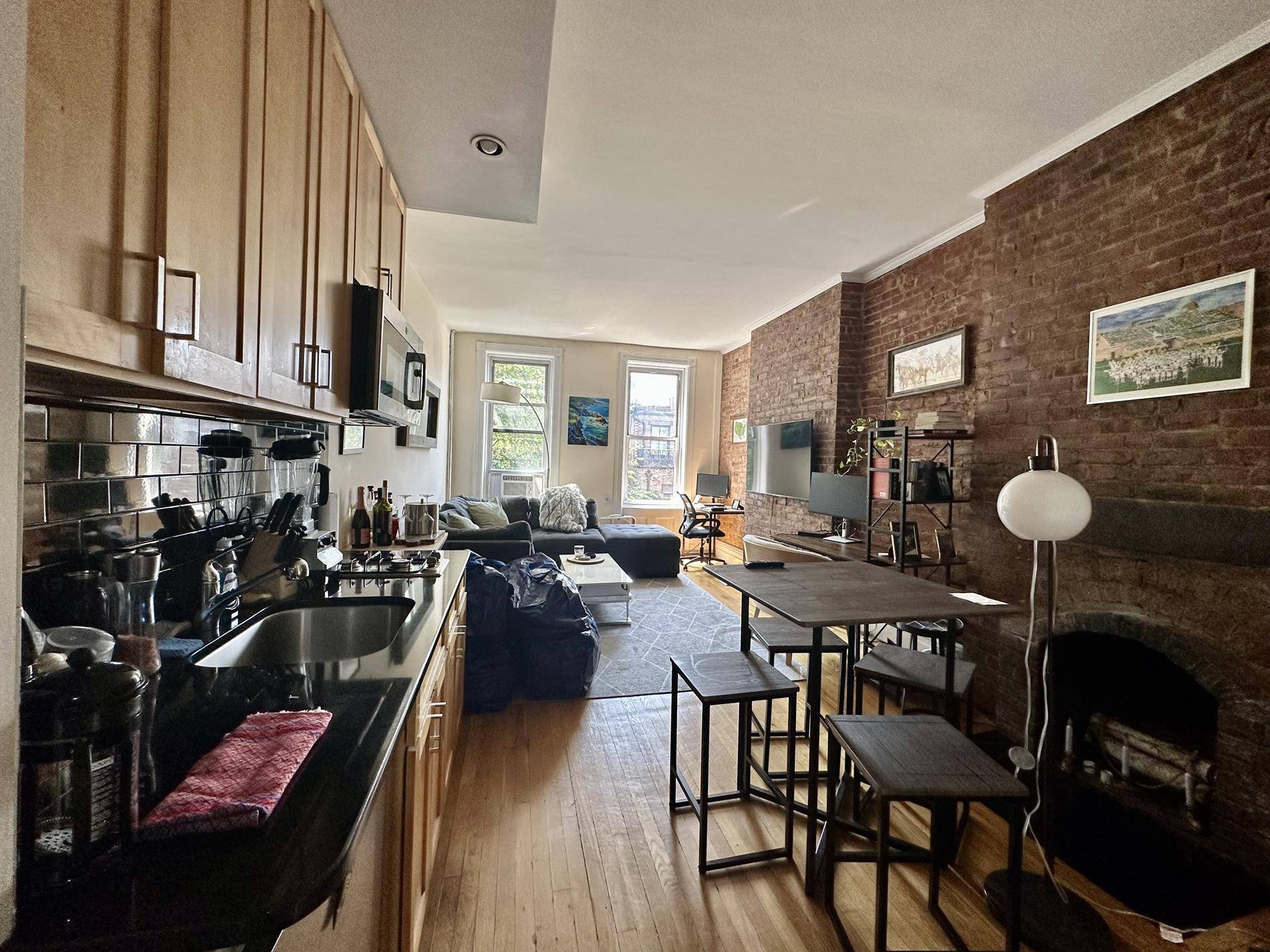 42 Perry St 1 bedroom in one of THE most desirable locations of the West Village in on Perry St between Waverly Place and West 4th.