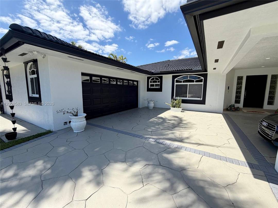 Here is your great opportunity to buy this incredible home and turn it into your dream home.