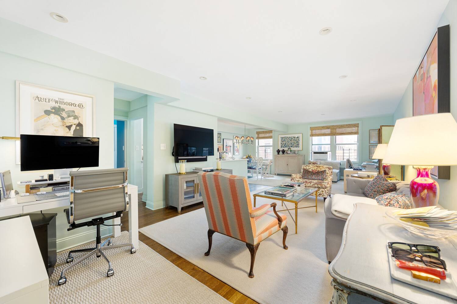 Spacious 2BR 2Bth convertible 3 BR located in The Lafayette, a full service building located on Greenwich Village's coveted Gold Coast.