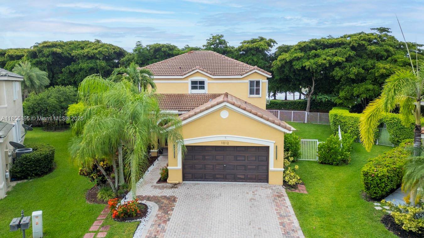 MOVE IN READY amp ; Remodeled home in Savanna community !
