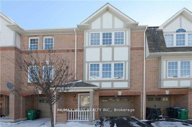 Beautiful Town Home, Just Move In And Enjoy !