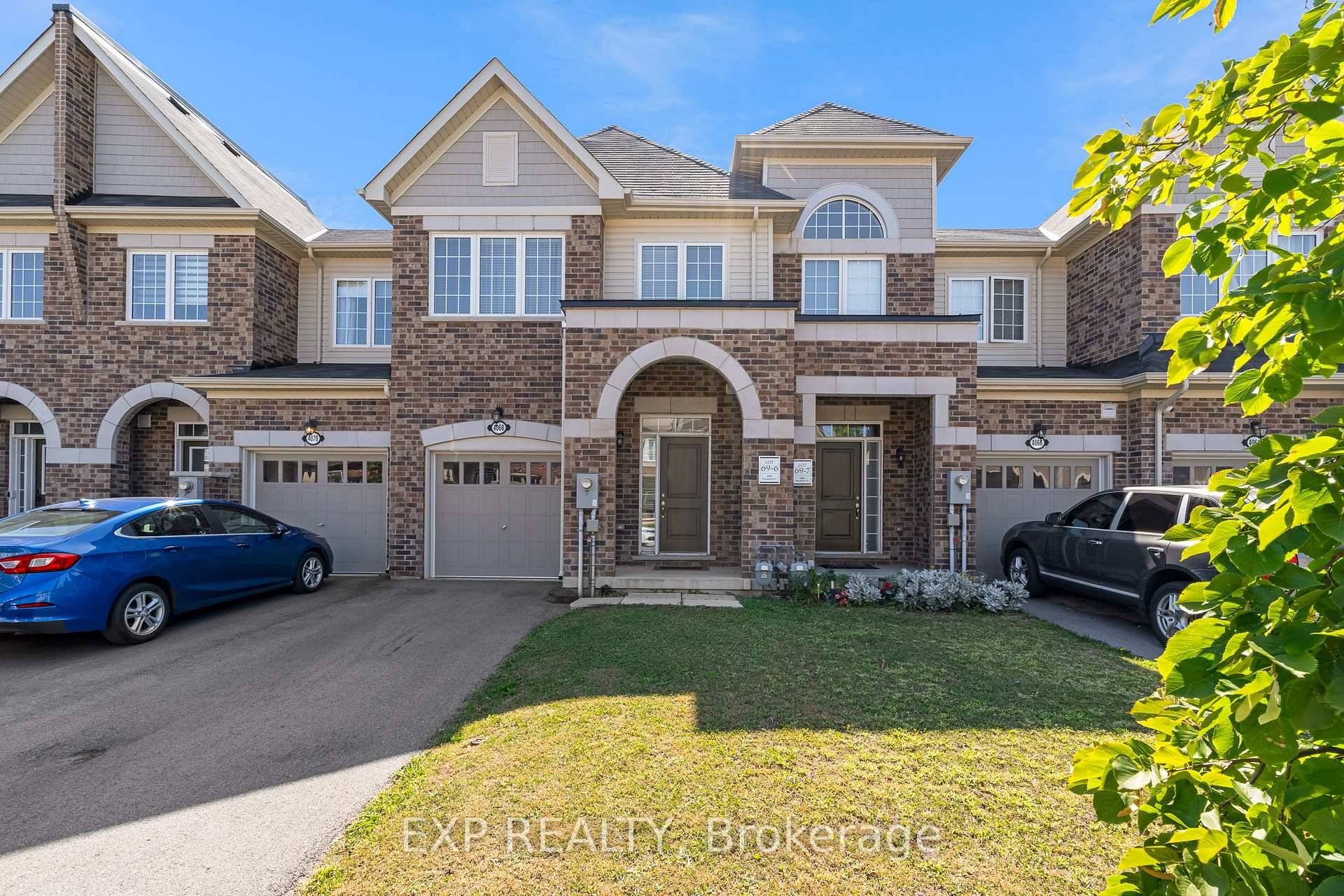 Beautiful 5 year old, 1587 sq ft.