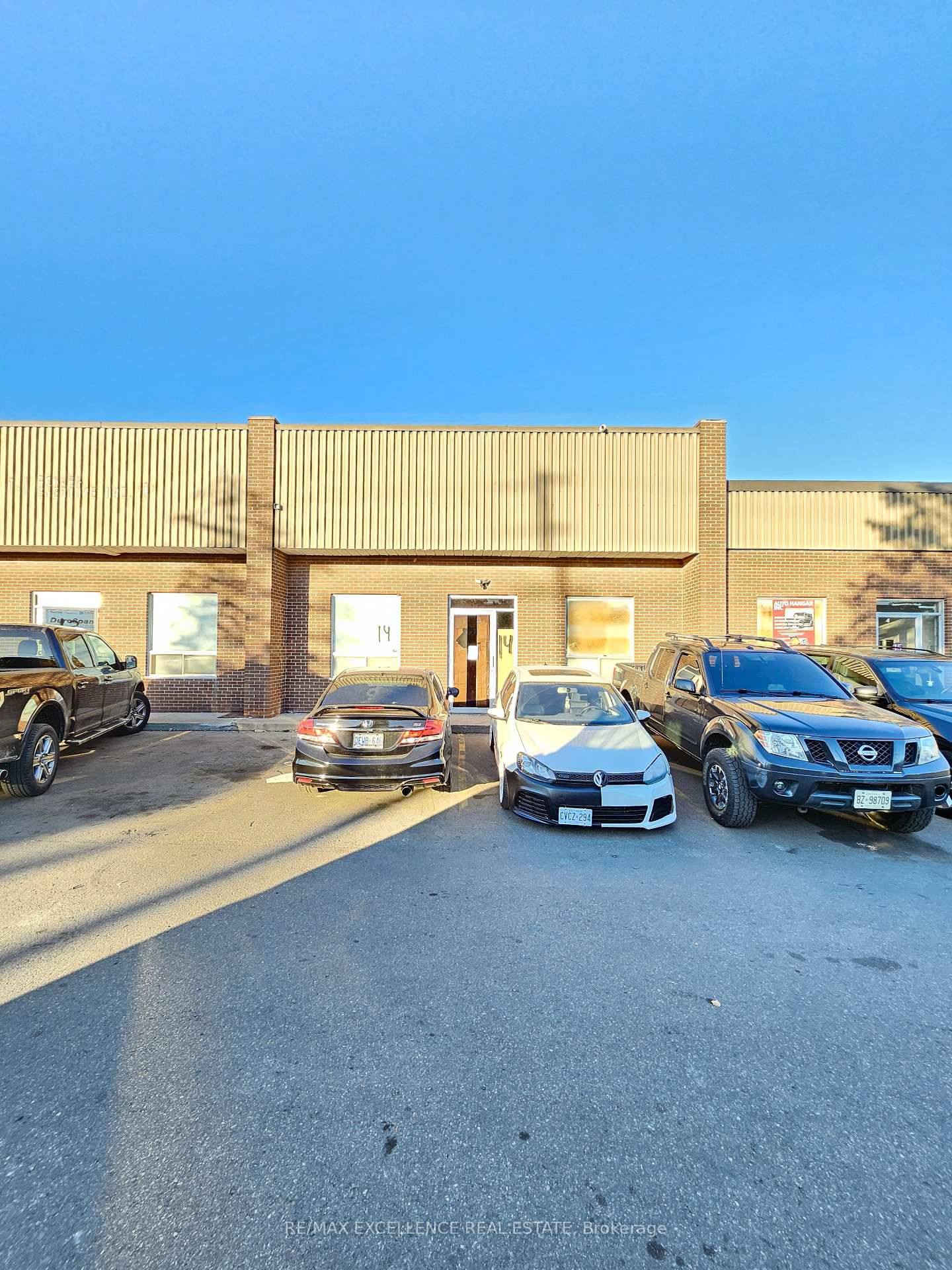 This shop is strategically situated in a bustling and established area, offering two main bays with capacity for six trucks and additional parking for four more vehicles at both the ...
