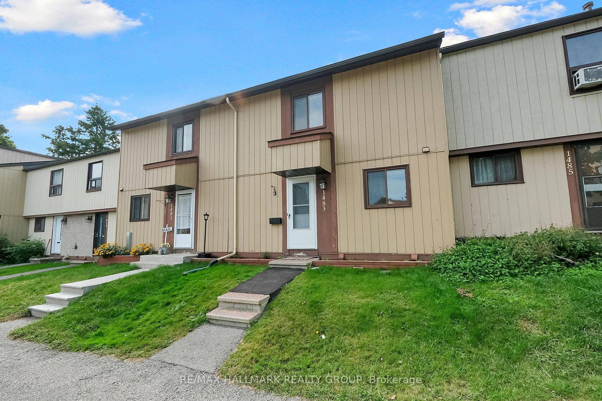 You will feel right at home in the heart of Beacon Hill South a vibrant community where neighbours walk to Metro for groceries, kids play in nearby parks, and commuters ...