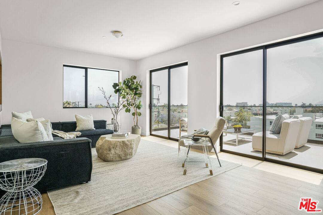 1822   Overland Ave 3BR La