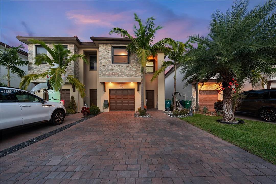 Welcome to this beautiful amp ; well maintained 3 bedroom, 3 bathroom home that truly has it all !