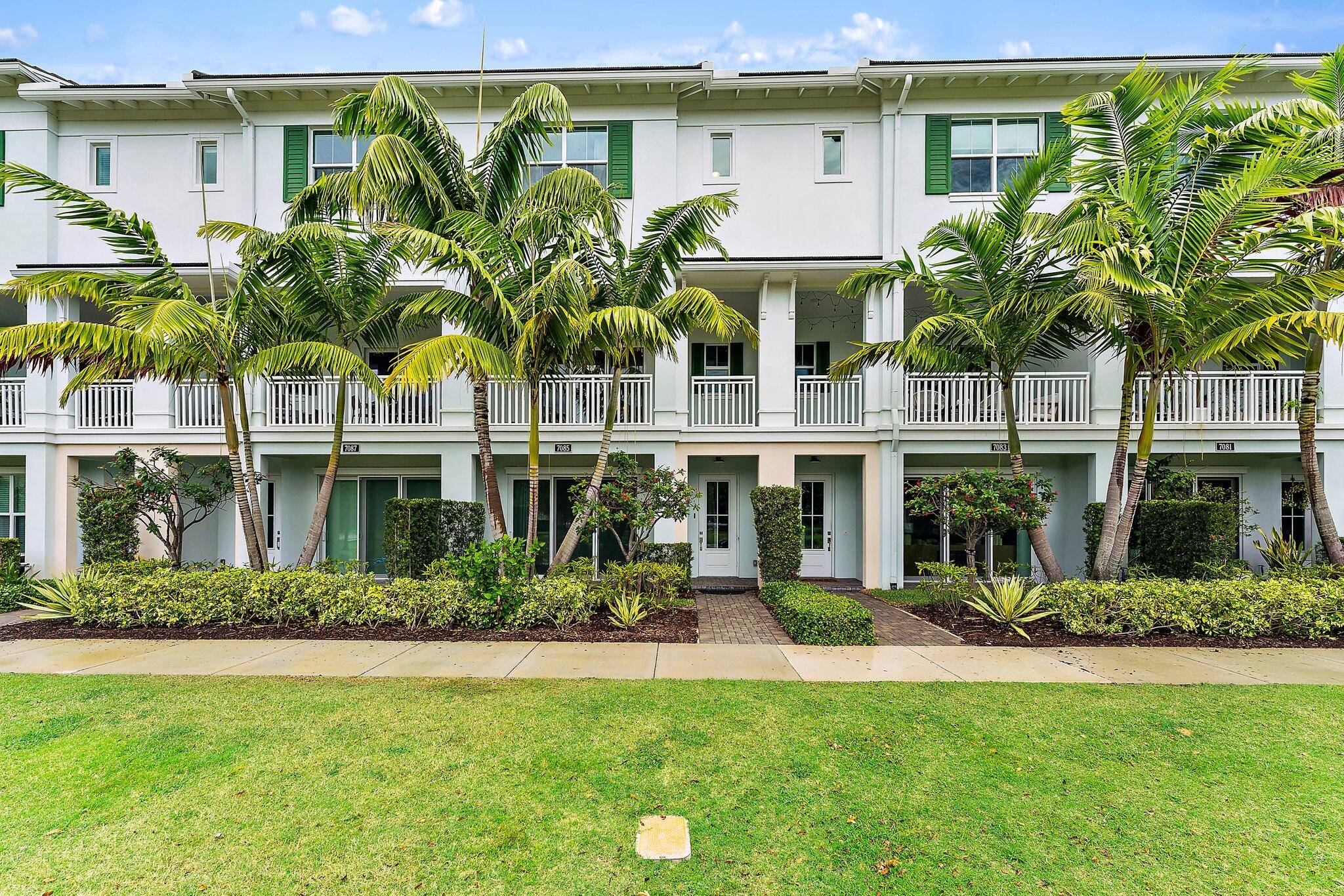 This 3 bedroom plus den townhouse in Alton offers modern living at its best.