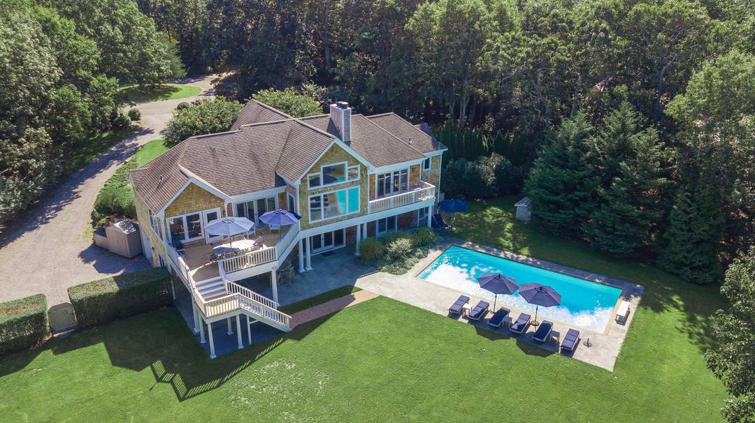 Beautiful Post Modern Home in East Hampton Northwest