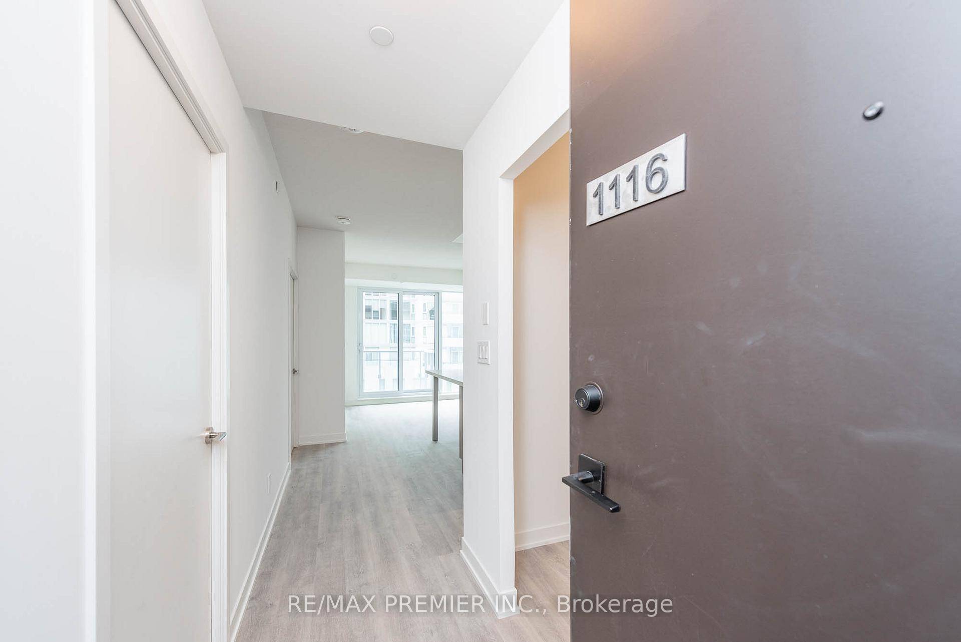 1 1 Bedroom Condo at Gallery Square in Downtown Markham !