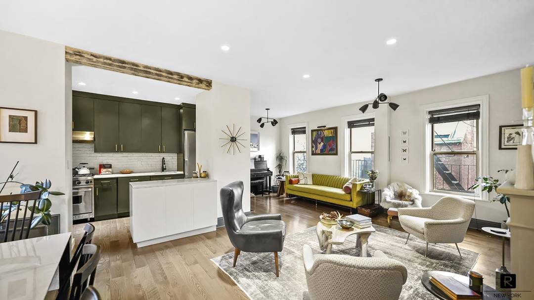 Classic Prewar Grandeur, Reimagined for Modern Chelsea LivingWelcome to 261 West 22nd Street a rare chance to own the largest home in a beautifully maintained Chelsea building, where exceptional space, ...