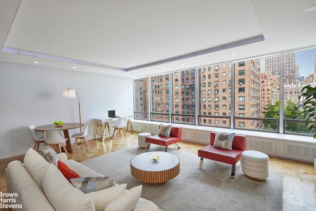 This elegant, spacious, light, recently renovated, mint, two bedroom, two bath apartment with captivating, open city and river views from oversized floor to ceilings windows is located in the coveted, ...